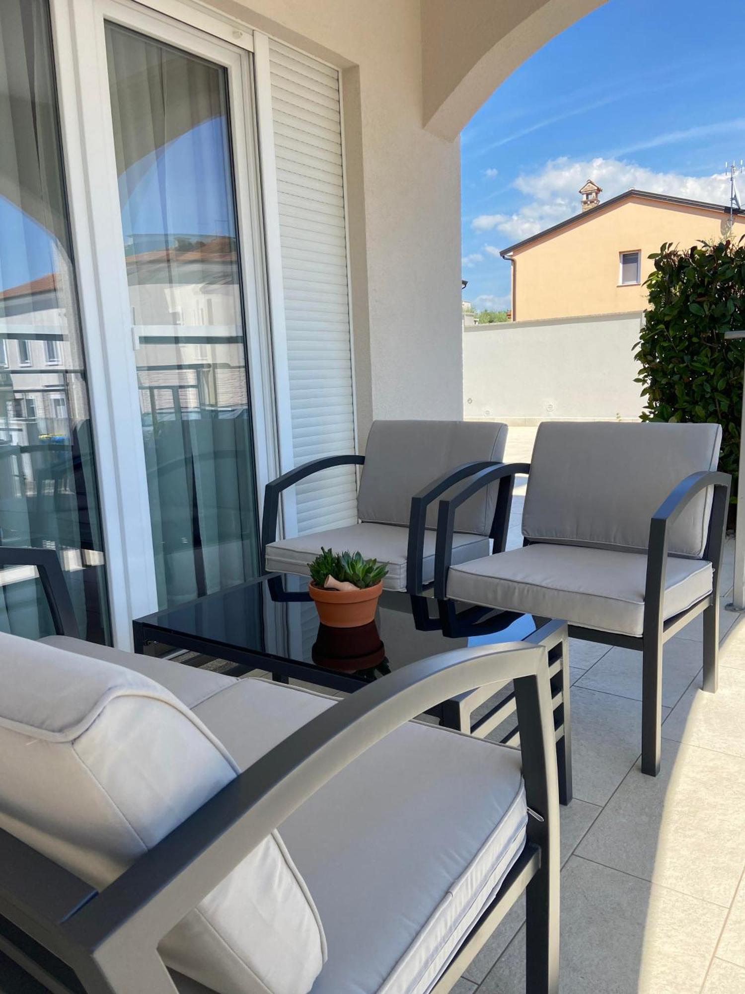 Villa Silver Novigrad With Private Pool Luaran gambar